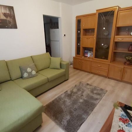 Relax Apartament Apartment Satu Mare Exterior photo