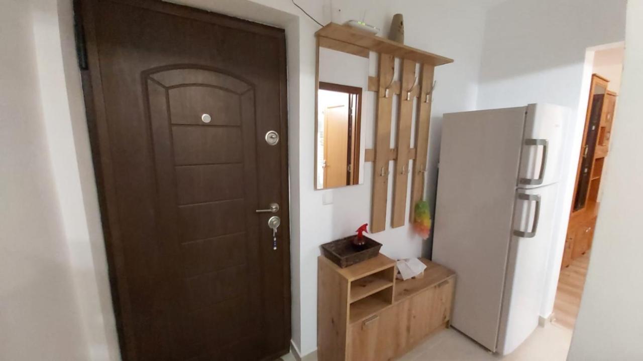 Relax Apartament Apartment Satu Mare Exterior photo