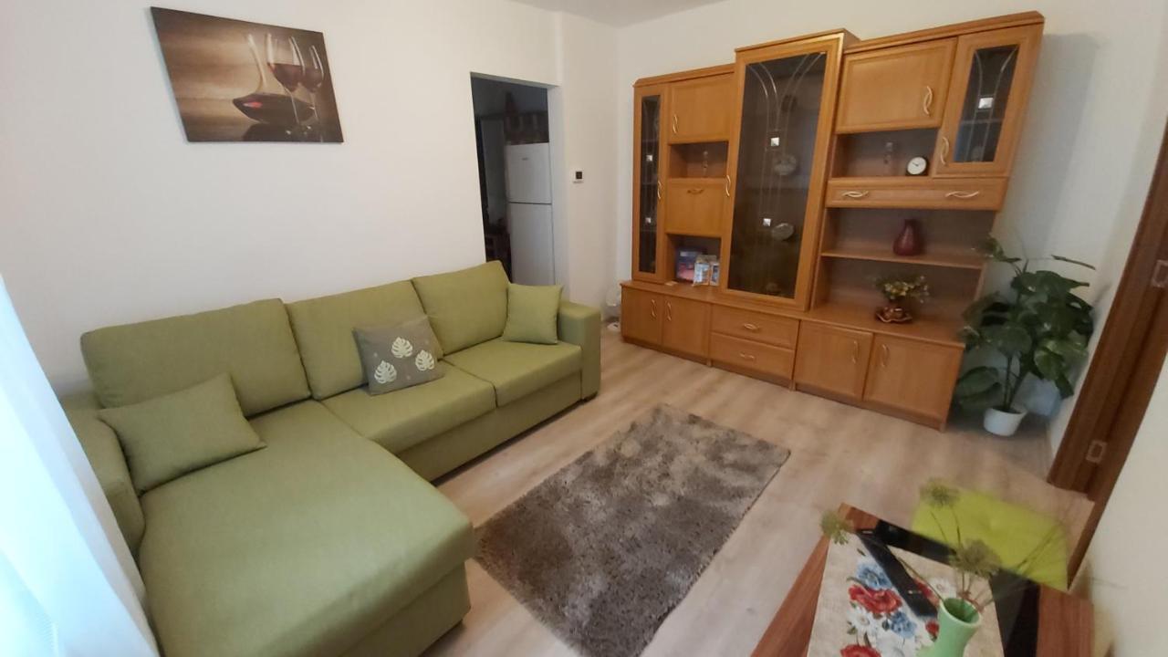 Relax Apartament Apartment Satu Mare Exterior photo